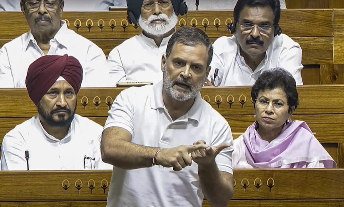 ಆಪರೇಷನ್‌ ಸಿಂಧೂರ: ಸರ್ಕಾರದ ವಿರುದ್ಧ ಗುಡುಗಿದ ರಾಹುಲ್ ಗಾಂಧಿ