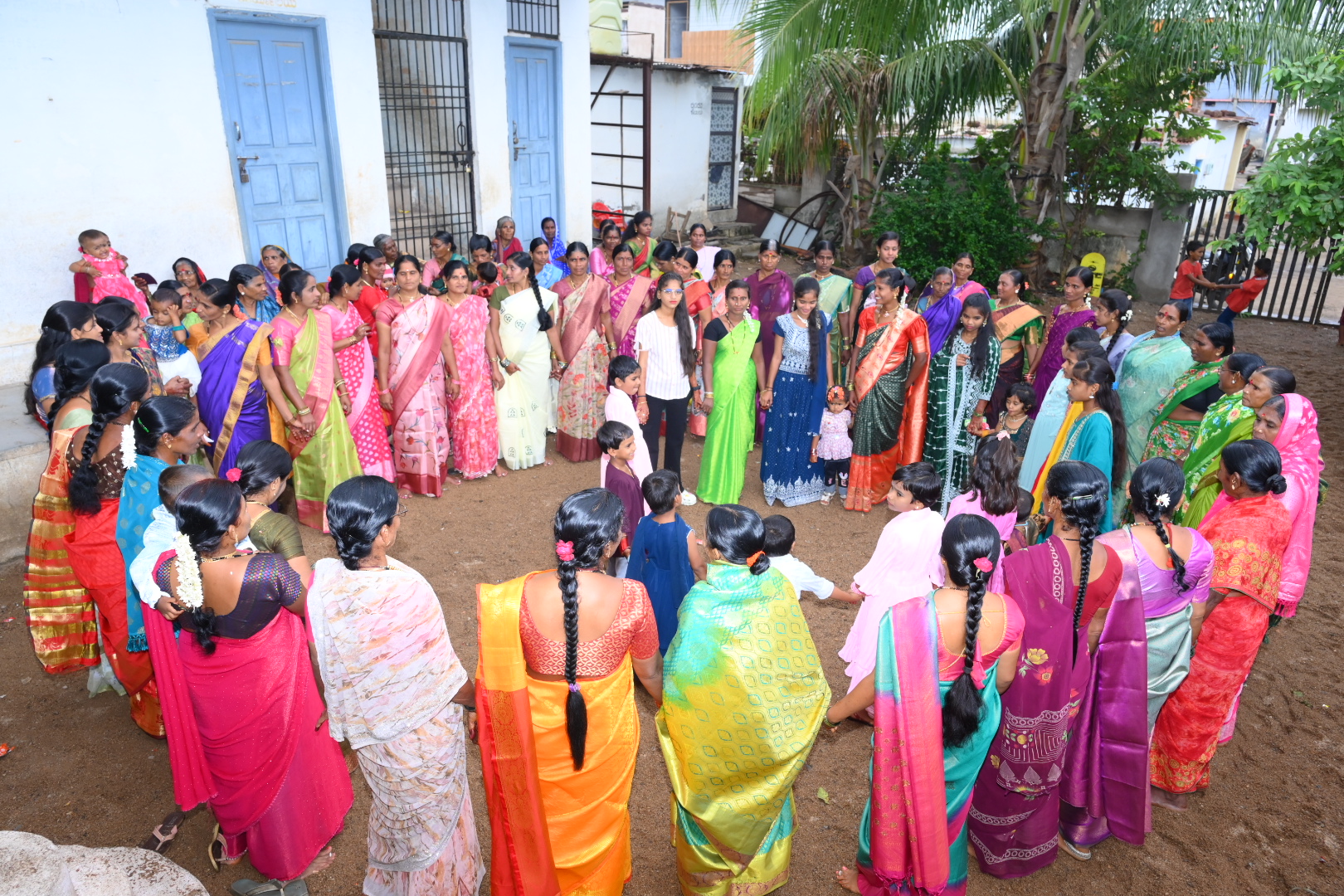 ಬೀದರ್‌ ತಾಲ್ಲೂಕಿನ ಮರಕಲ್‌ ಗ್ರಾಮದಲ್ಲಿ ಮಹಿಳೆಯರು ಭುಲಾಯಿ ಪದ ಹಾಡಿದರು