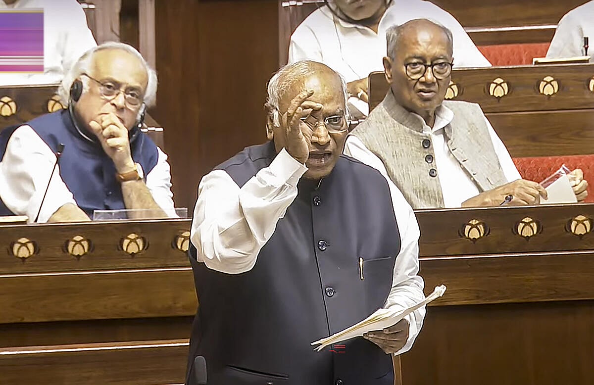 ಪಹಲ್ಗಾಮ್ ದಾಳಿಯ ಭದ್ರತಾ ಲೋಪದ ಹೊಣೆ ಅಮಿತ್ ಶಾ ಹೊರಬೇಕು:ರಾಜ್ಯಸಭೆಯಲ್ಲಿ ಖರ್ಗೆ