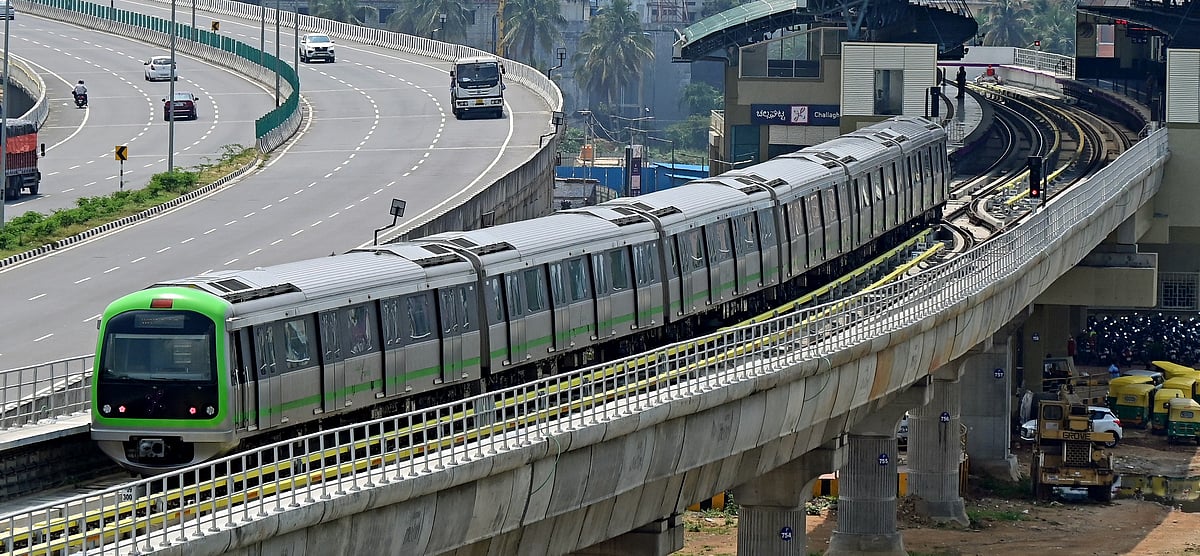Bengaluru Metro: ಮೆಟ್ರೊ ಹಳಿಗೆ ಹಾರಿದ ವ್ಯಕ್ತಿಯ ರಕ್ಷಣೆ
