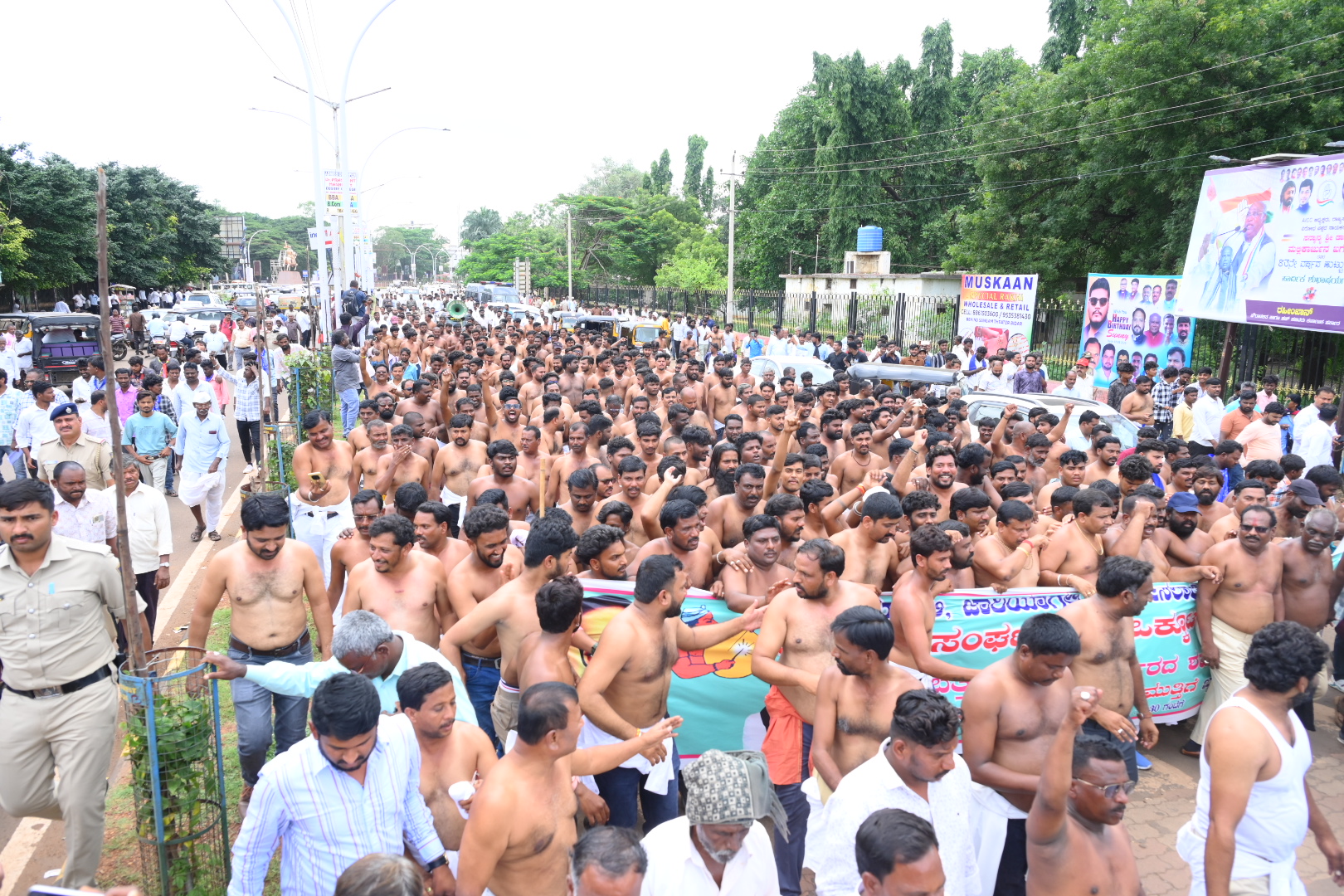ಮಾದಿಗ ಸಂಘಟನೆಗಳ ಒಕ್ಕೂಟದ ಕಾರ್ಯಕರ್ತರು ಬೀದರ್‌ನಲ್ಲಿ ಶುಕ್ರವಾರ ರ್‍ಯಾಲಿ ನಡೆಸಿದರು
–ಪ್ರಜಾವಾಣಿ ಚಿತ್ರಗಳು: ಲೋಕೇಶ ವಿ. ಬಿರಾದಾರ