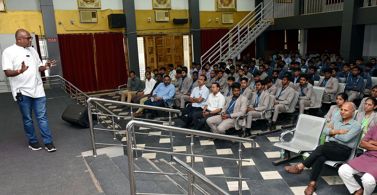 ಕೃತಕ ಬುದ್ಧಿಮತ್ತೆಯನ್ನು ಬುದ್ಧಿವಂತಿಕೆಯಿಂದ ಬಳಸಿ: ರಂಗಸ್ವಾಮಿ ಮೂಕನಹಳ್ಳಿ ಸಲಹೆ