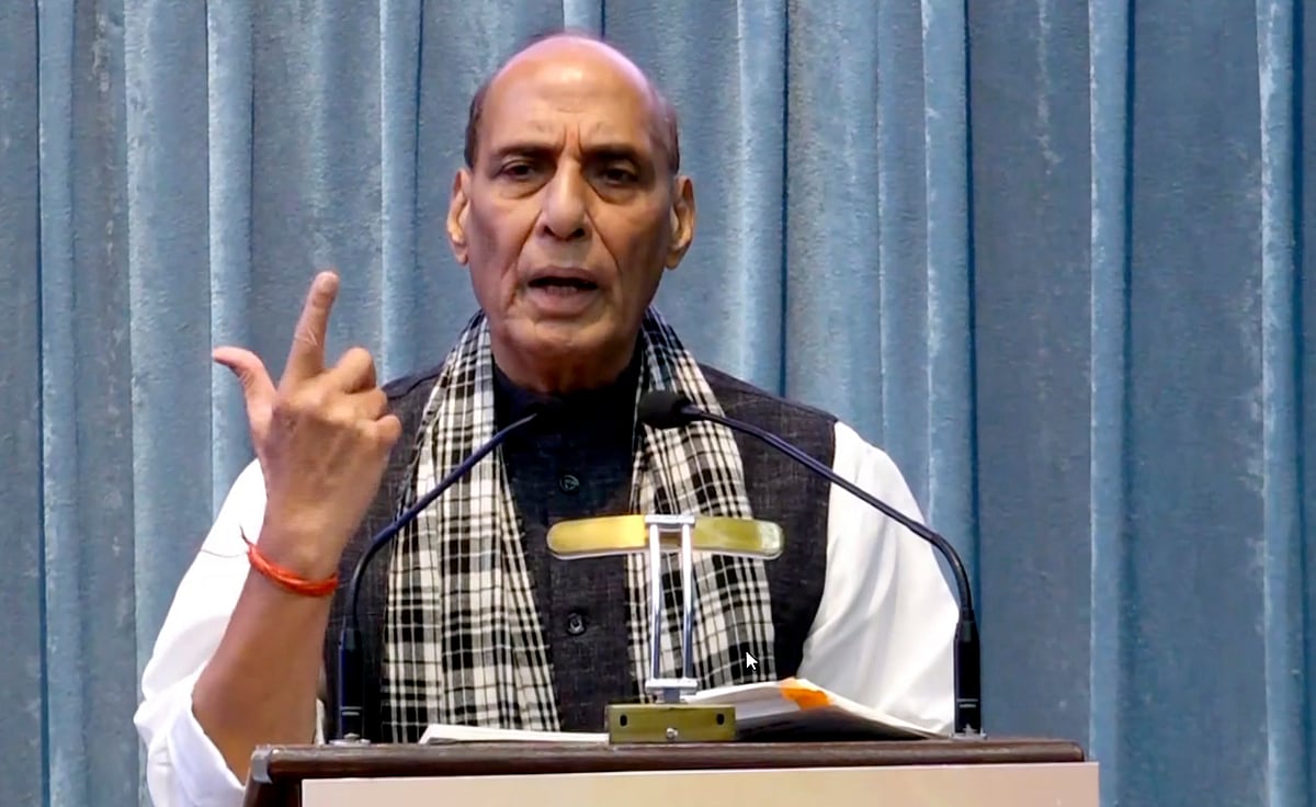 ಸಾರ್ವಜನಿಕ ಹಣದಲ್ಲಿ ಬಾಬರಿ ಮಸೀದಿ ನಿರ್ಮಿಸಲು ಬಯಸಿದ್ದ ನೆಹರೂ ಎಂದ ರಾಜನಾಥ ಸಿಂಗ್