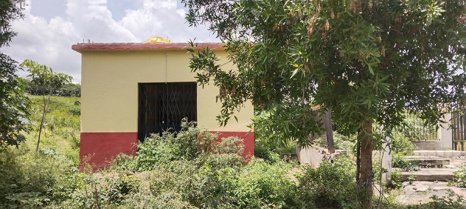 ಉದ್ಯಾನದ ಬಳಿಯ ಶೌಚಾಲಯಕ್ಕೆ ಬೀಗ ಹಾಕಲಾಗಿದೆ