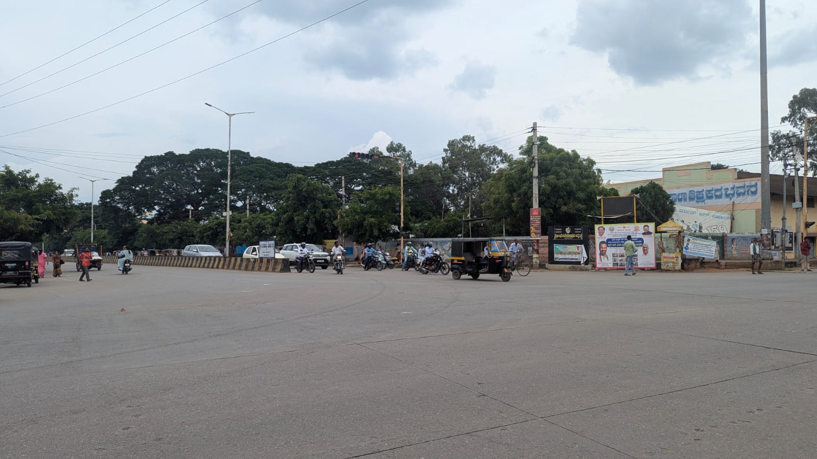 ಚಾಮರಾಜನಗರದ ಭುವನೇಶ್ವರಿ ವೃತ್ತ