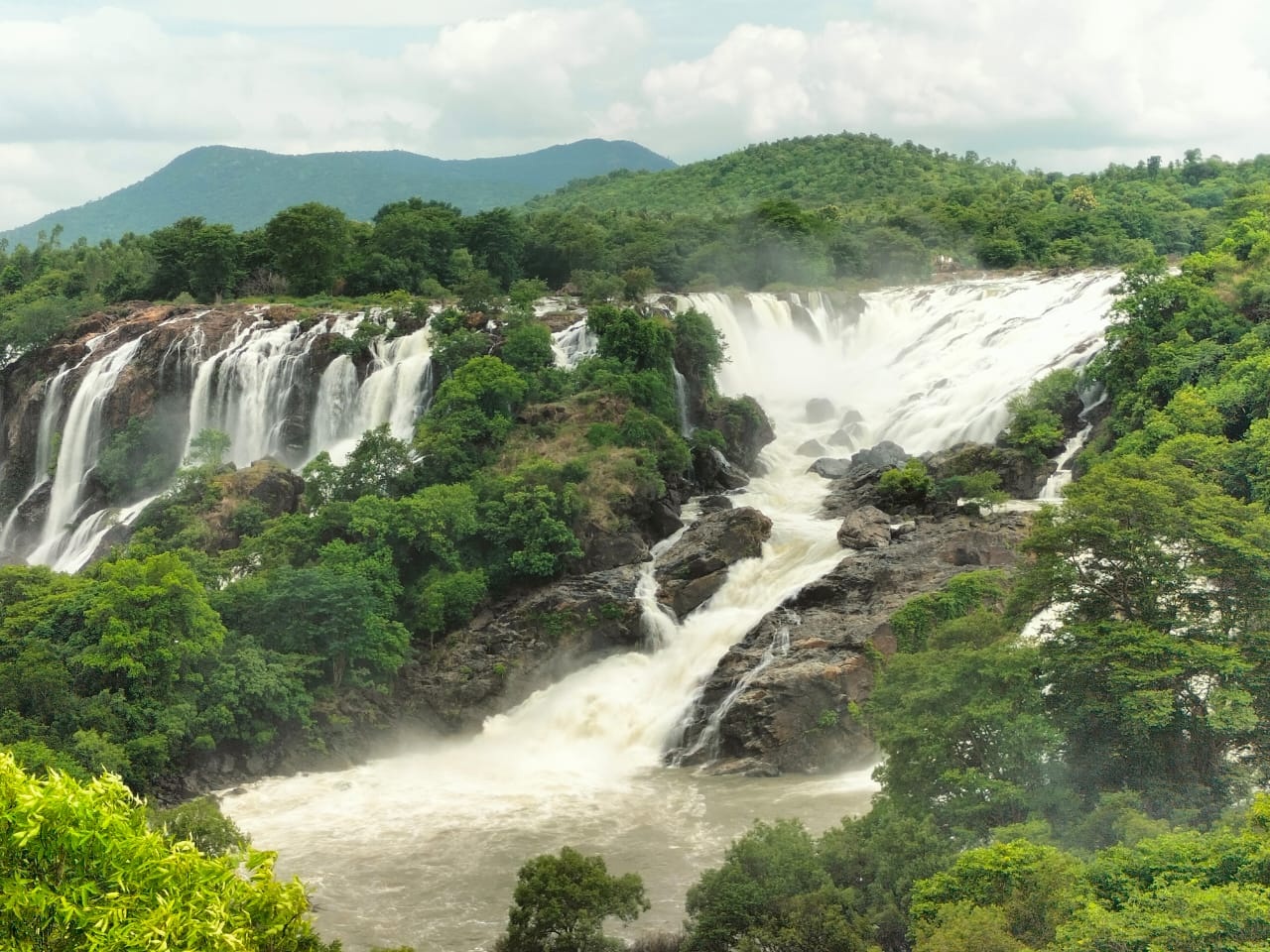  ಕೊಳ್ಳೇಗಾಲ ತಾಲ್ಲೂಕಿನ ಭರಚುಕ್ಕಿ ಜಲಪಾತ