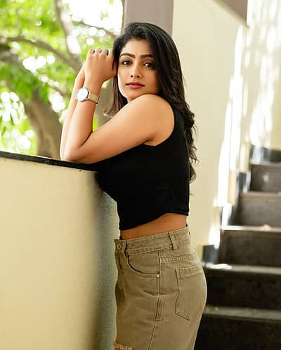 ಕಾವ್ಯ ಅವರು ಕೆಂಡಸಂಪಿಗೆ ಧಾರಾವಾಹಿ ಮೂಲಕ ಜನಪ್ರಿಯತೆ ಪಡೆದರು.