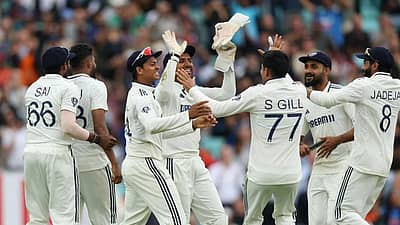 ಗುರಿ ಬೆನ್ನತ್ತಿದ ಇಂಗ್ಲೆಂಡ್‌ 367 ರನ್‌ ಗಳಿಸಿ ಆಲೌಟ್‌ ಆಯಿತು.