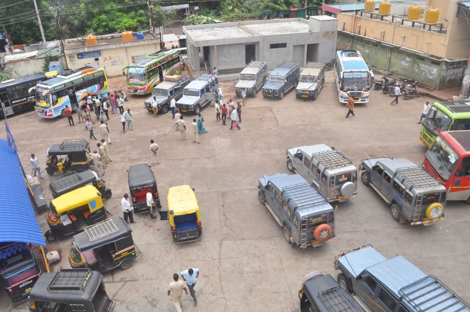 ಸಾರಿಗೆ ನೌಕರರ ಮುಷ್ಕರದ ಕಾರಣಕ್ಕೆ ಜನರು ಖಾಸಗಿ ವಾಹನಗಳನ್ನು ಅವಲಂಬಿಸಿದರು