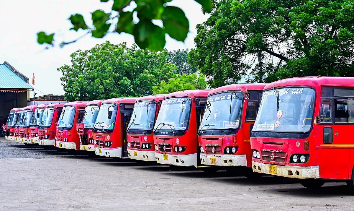 ಕಲಬುರಗಿ: ಸಂಚಾರಕ್ಕೆ ಪ್ರಯಾಣಿಕರ ಪರದಾಟ