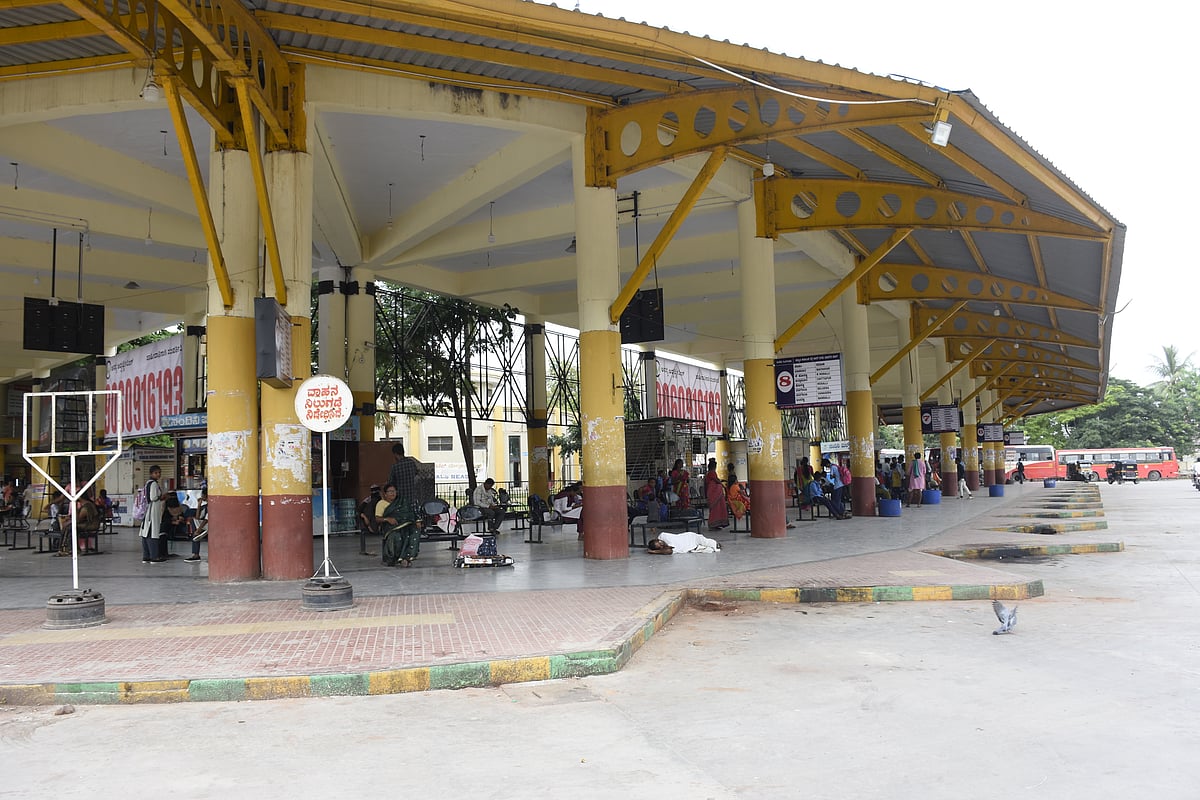 ಯಾದಗಿರಿ | ಸಾರಿಗೆ ನೌಕರರ ಮುಷ್ಕರ: ಪರದಾಡಿದ ಪ್ರಯಾಣಿಕರು