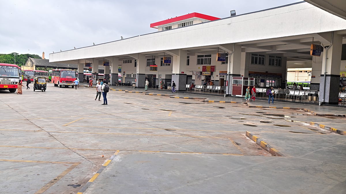 ದಾವಣಗೆರೆಗೂ ತಟ್ಟಿದ ಸಾರಿಗೆ ಮುಷ್ಕರ: ಜನಜೀವನ ಅಸ್ತವ್ಯಸ್ತ