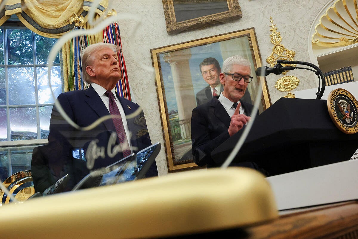 ಅಮೆರಿಕದಲ್ಲಿ ಆ್ಯಪಲ್‌ನಿಂದ 600 ಬಿಲಿಯನ್ ಡಾಲರ್ ಹೂಡಿಕೆ: ಟ್ರಂಪ್ ಘೋಷಣೆ