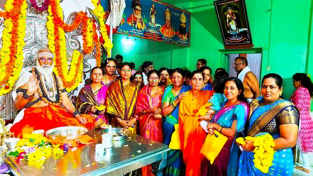 ಆತುರದ ನಿರ್ಧಾರ ಮನುಷ್ಯನನ್ನು ಬೆಂಕಿಗೆ ತಳ್ಳುತ್ತದೆ: ವೀರಸೋಮೇಶ್ವರ ಸ್ವಾಮೀಜಿ