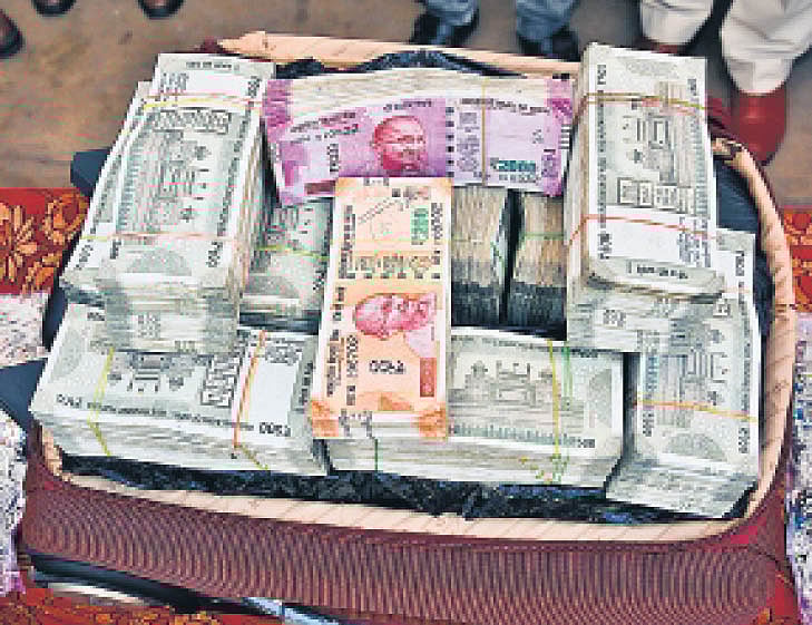 ಅಮೃತಹಳ್ಳಿ: ಸೂಟ್‌ಕೇಸ್‌ನಲ್ಲಿ ₹30 ಲಕ್ಷ ನಗದು ಪತ್ತೆ