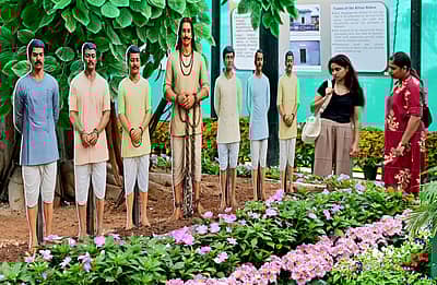 ‘ವೀರರಾಣಿ ಕಿತ್ತೂರು ಚನ್ನಮ್ಮ ಮತ್ತು ಕ್ರಾಂತಿವೀರ ಸಂಗೊಳ್ಳಿ ರಾಯಣ್ಣ’ ವಿಷಯ ಆಧಾರಿತ ಫಲಪುಷ್ಪ‌‌ ಪ್ರದರ್ಶನ ನಡೆಯುತ್ತಿದೆ