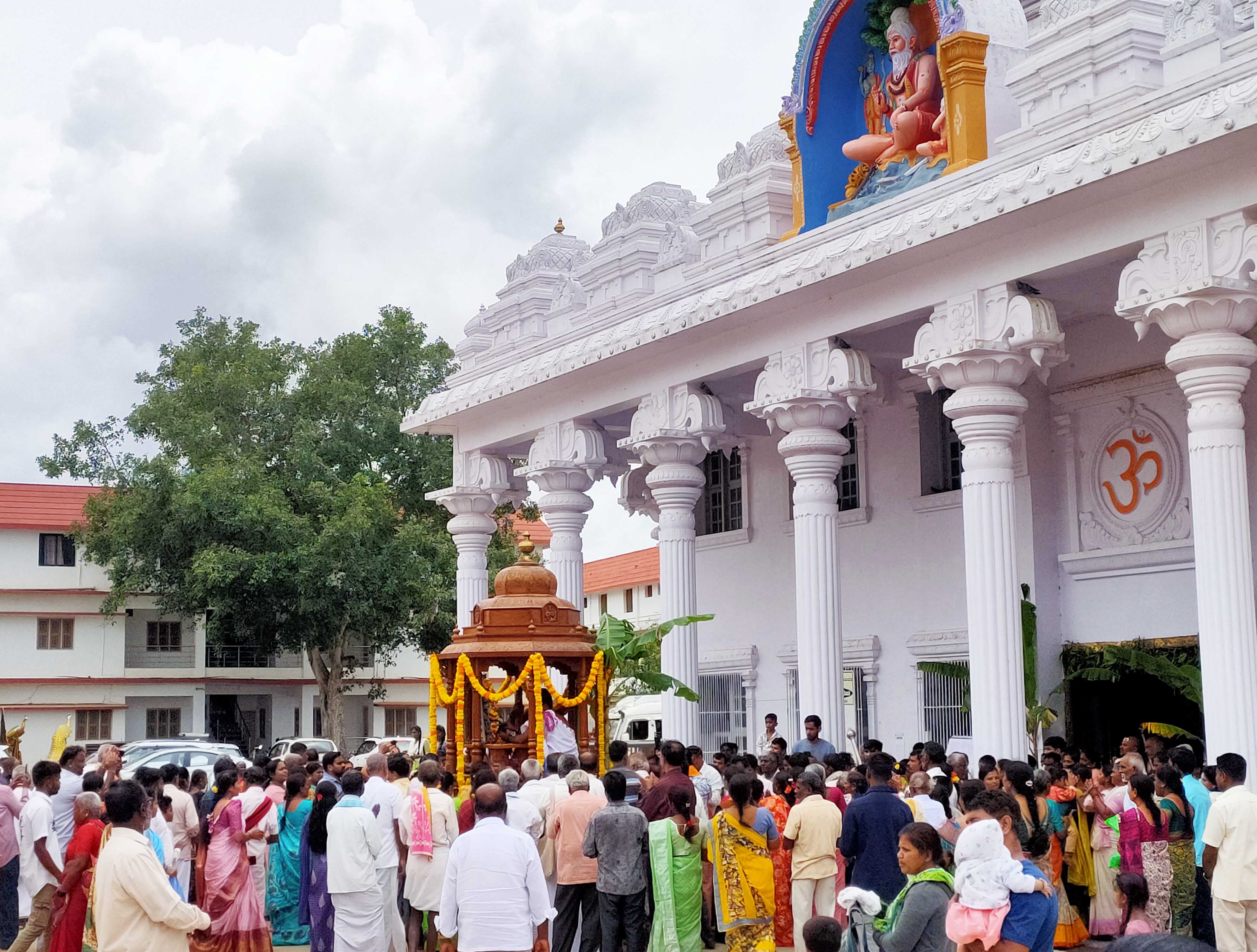 ಚಿಂತಾಮಣಿ ತಾಲ್ಲೂಕಿನ ಕೈವಾರದಲ್ಲಿ ಶನಿವಾರ ನಡೆದ ಹುಣ್ಣಿಮೆ ರಥೋತ್ಸವದ ದೃಶ್ಯ