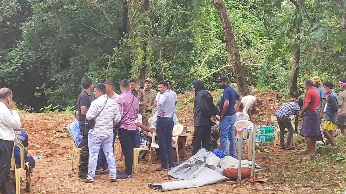 ಧರ್ಮಸ್ಥಳ ಪ್ರಕರಣ: ಬಾಹುಬಲಿ ಬೆಟ್ಟದ ಬಳಿ ಎಸ್‌ಐಟಿ ಶೋಧ