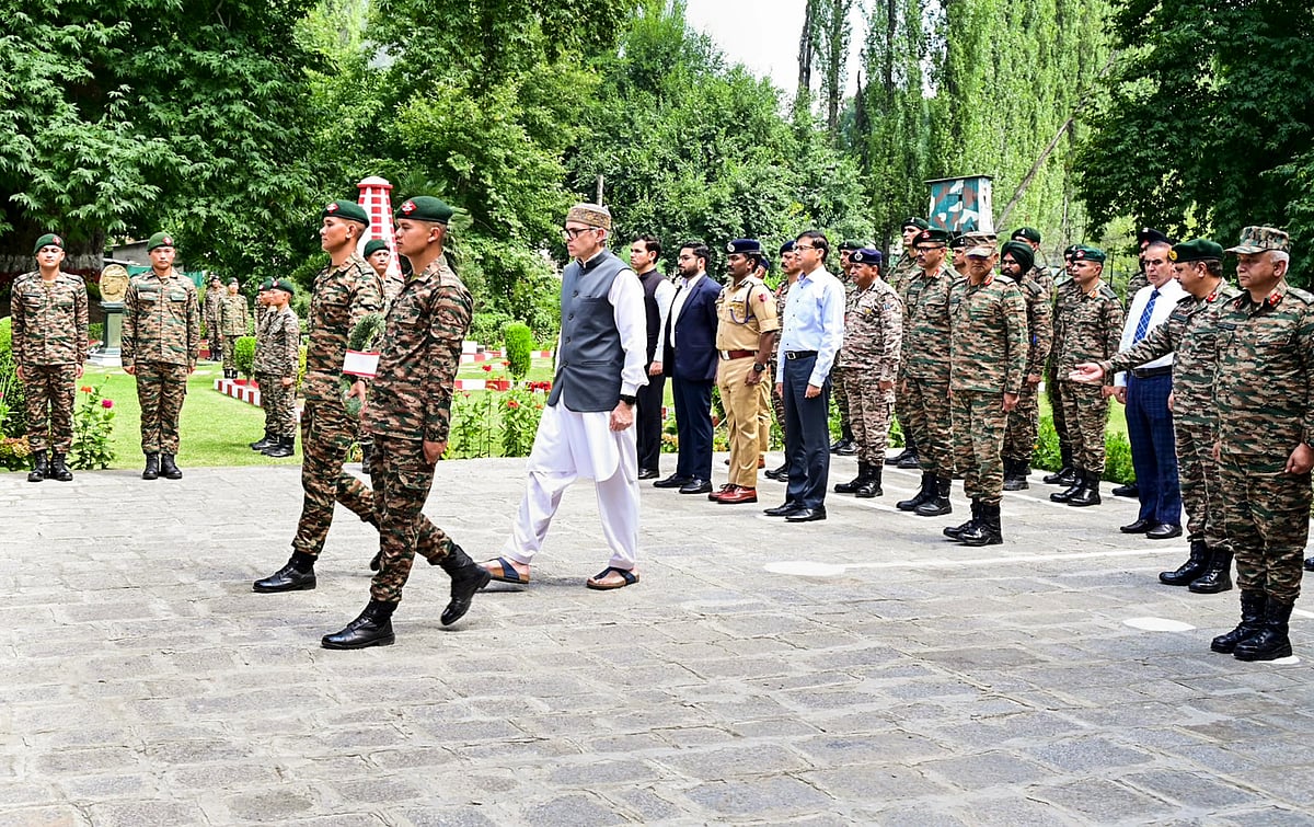 ಕುಲ್ಗಾಮ್ | ಭಯೋತ್ಪಾದನಾ ನಿಗ್ರಹ ಕಾರ್ಯಾಚರಣೆ: ಇಬ್ಬರು ಯೋಧರು ಹುತಾತ್ಮ