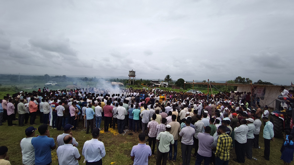 ಯೋಧನ ಅಂತಿಮ ದರ್ಶನಕ್ಕೆ ನೆರೆದ ಜನಸಮುದಾಯ