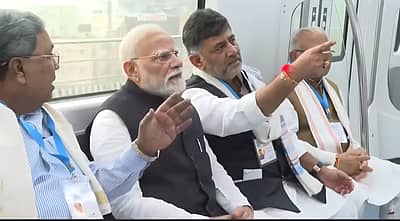 ಮೆಟ್ರೊ ರೈಲಿನಲ್ಲಿ ಪ್ರಯಾಣ ಬೆಳೆಸಿದ ಮೋದಿ. ಅಕ್ಕ– ಪಕ್ಕ ಸಿಎಂ, ಡಿಸಿಎಂ ಇದ್ದರು