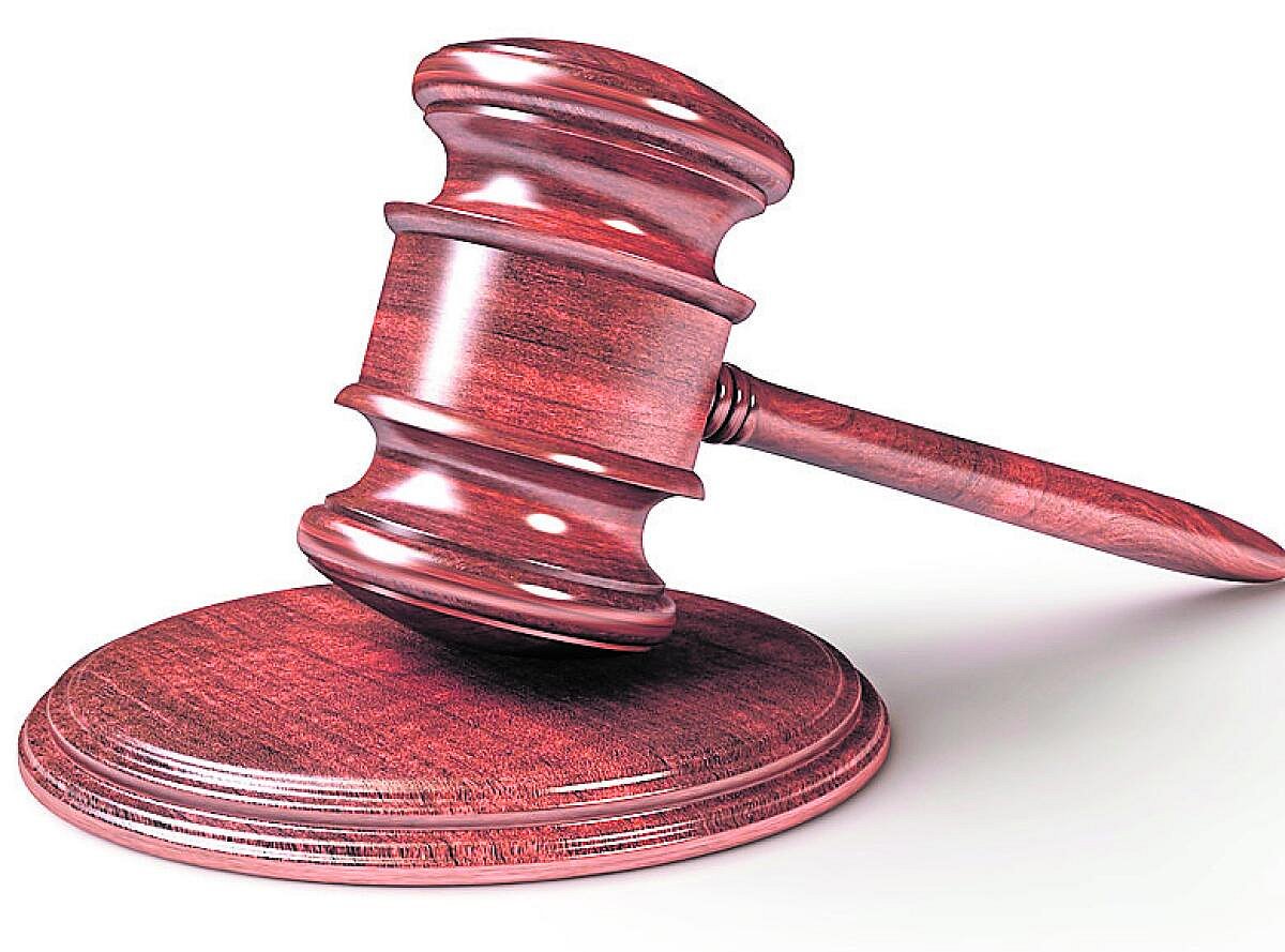 ಕೌಟುಂಬಿಕ ಸಂಬಂಧ ಬದಿಗಿಟ್ಟು ಕರ್ತವ್ಯ: ಅಪ್ಪನ ವಿರುದ್ಧ ವಾದಿಸಿ ಗೆದ್ದ ಮಗಳು