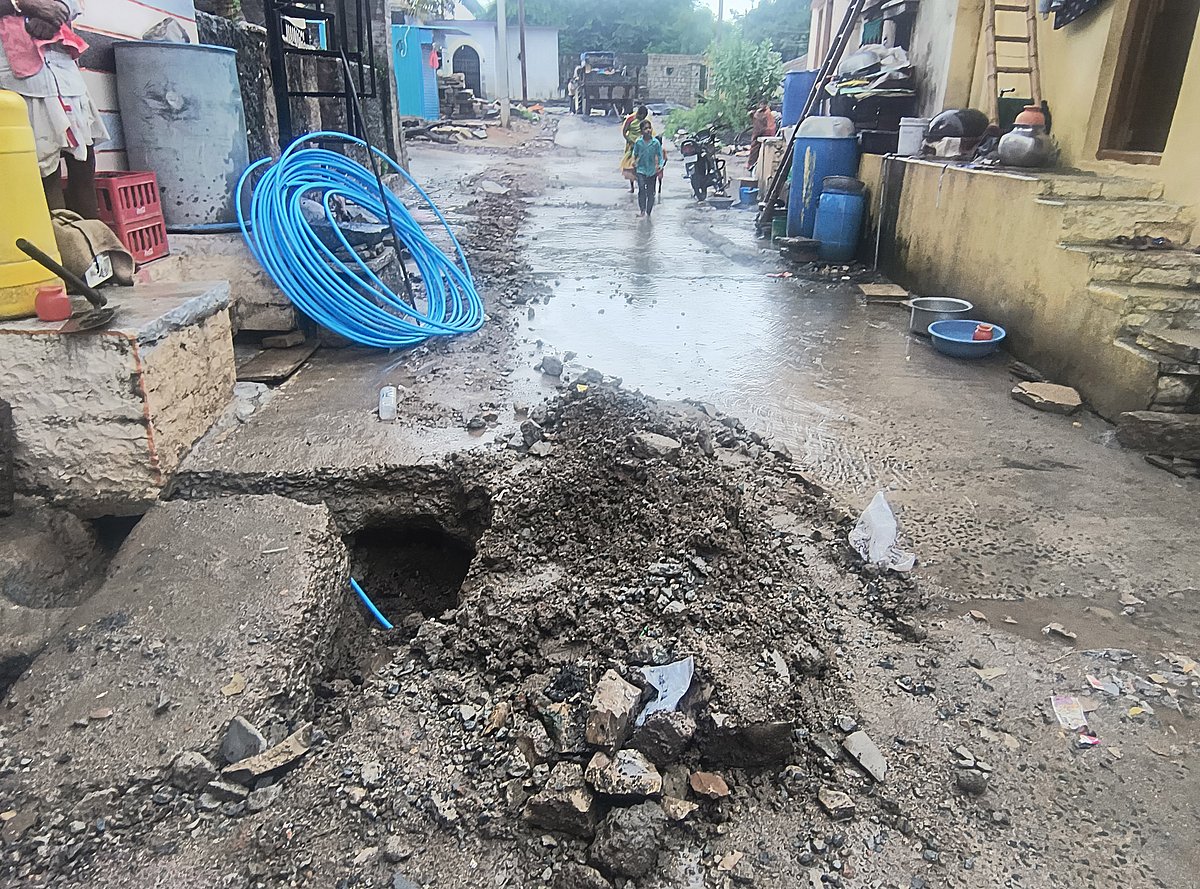 ಕೆಂಭಾವಿ | ಭಾರಿ ಮಳೆ: ಜಲಾವೃತವಾದ ರುದ್ರಭೂಮಿ