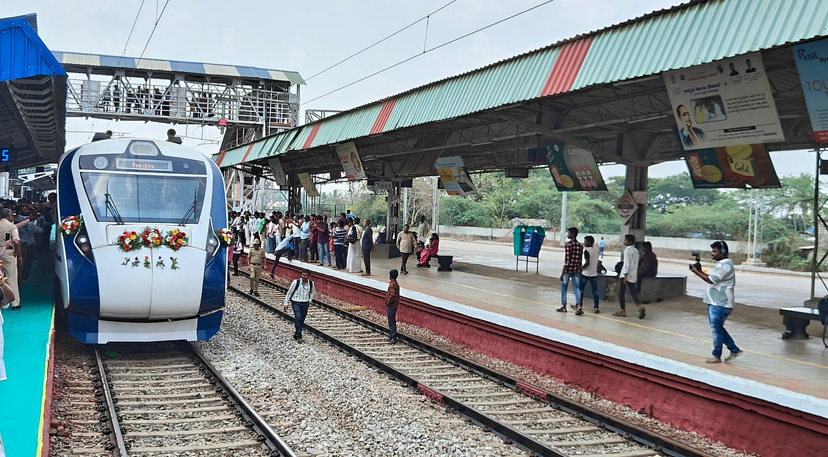 ವಂದೇ ಭಾರತ್‌ | ₹21.74 ಲಕ್ಷ ಆದಾಯ; 4 ತಿಂಗಳಿನಲ್ಲಿ 1,937 ಮಂದಿ ಪ್ರಯಾಣ