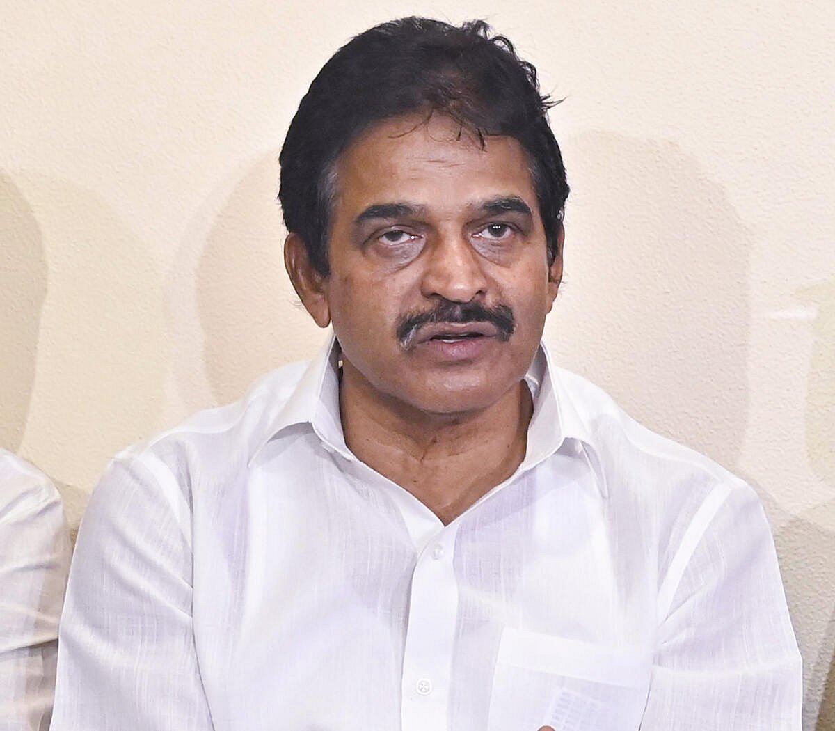 ರನ್‌ವೇಯಲ್ಲಿ ಇನ್ನೊಂದು ವಿಮಾನ ಇರಲಿಲ್ಲ:ವೇಣುಗೋಪಾಲ್‌‌ಗೆ ಏರ್ ಇಂಡಿಯಾ ಸ್ಪಷ್ಟನೆ