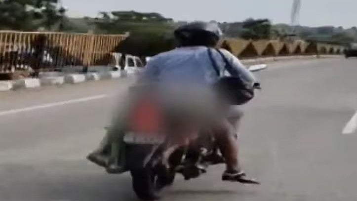 ಅಪಘಾತದ ಬಳಿಕ ಸಿಗದ ಸಹಾಯ: ಪತ್ನಿಯ ದೇಹವನ್ನು ಬೈಕ್‌ಗೆ ಕಟ್ಟಿ ಸಾಗಿಸಿದ ಪತಿ