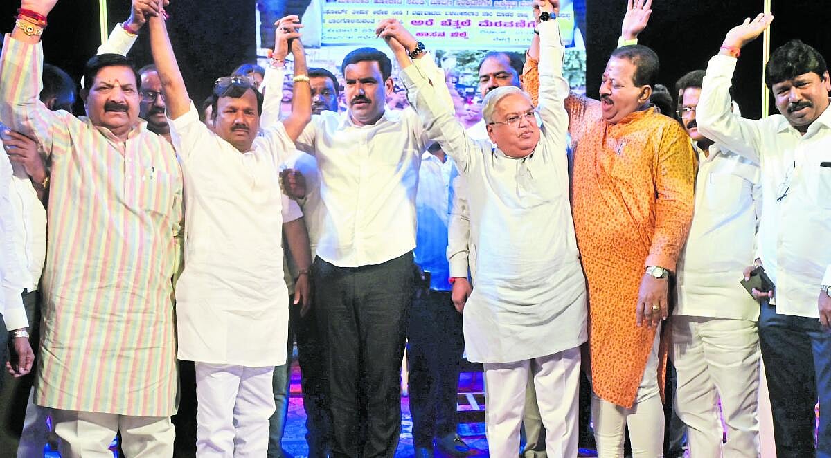 Internal Reservation | ಒಳ ಮೀಸಲಾತಿ ವರದಿ ಜಾರಿ: ಪರ– ವಿರೋಧದ ಕೂಗು