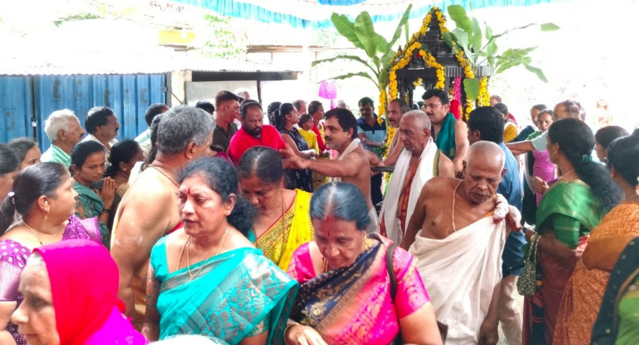 ಭದ್ರಾವತಿ ಜನ್ನಾಪುರ ಶ್ರೀಮದ್ ಜಯತೀರ್ಥಗುರುಸಾರ್ವಭೌಮರ ಮಠದಲ್ಲಿ ಮಂಗಳವಾರ ರಾಯರ ರಥೋತ್ಸವ ವಿಜೃಂಭಣೆಯಿಂದ ನಡೆಯಿತು 