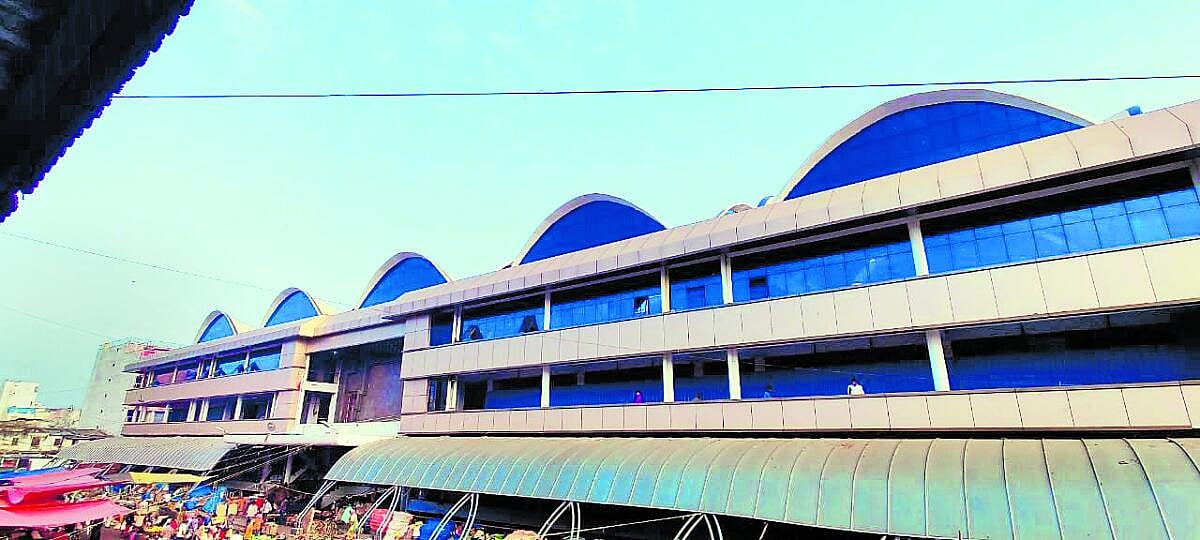 ಕೆ.ಆರ್‌. ಮಾರುಕಟ್ಟೆಯಲ್ಲಿ ‘ಸ್ಮಾರ್ಟ್‌ ಪಾರ್ಕಿಂಗ್’: ತಿಂಗಳ ಪಾಸ್‌ಗೆ ಅವಕಾಶ 