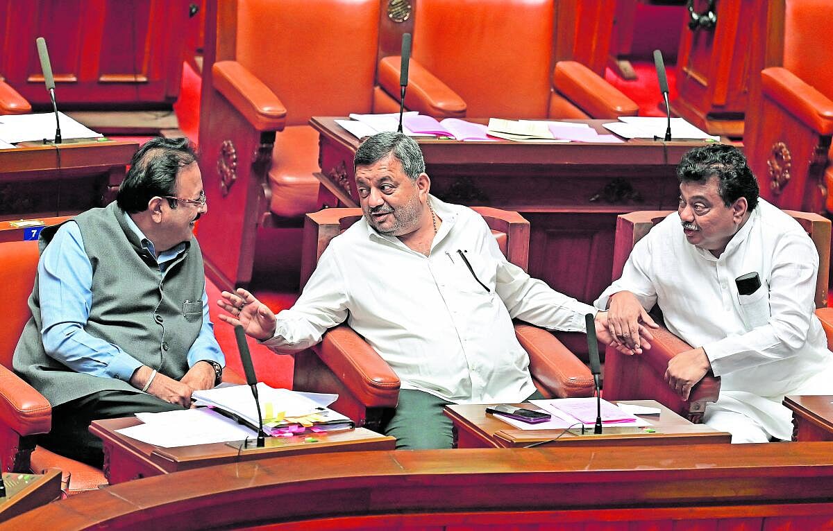 ವಿಧಾನ ಮಂಡಲ ಅಧಿವೇಶನ | ಸದನ: ಮಾತು–ಗಮ್ಮತ್ತು