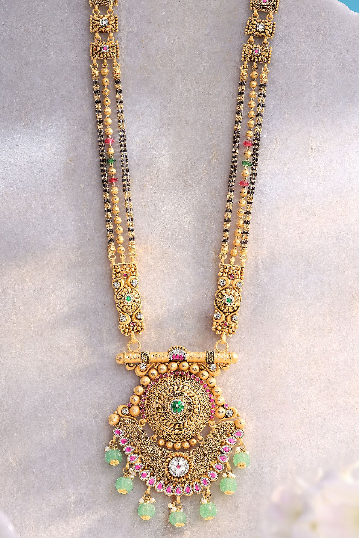 ಗೌರಿಬಿದನೂರು: ಚಿನ್ನದ ಸರ ಕಸಿದು ಪರಾರಿ