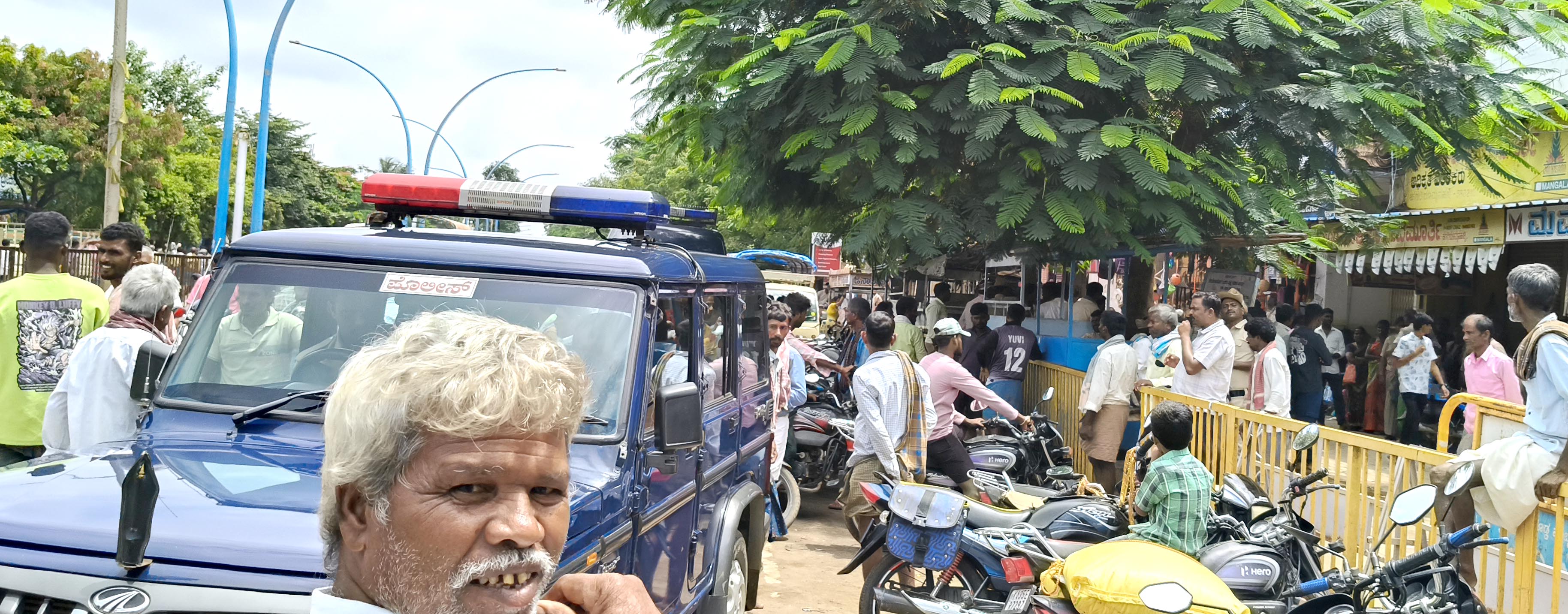ಹಗರಿಬೊಮ್ಮನಹಳ್ಳಿಯ ಗೊಬ್ಬರದ ಅಂಗಡಿ ಮುಂದೆ ಪೊಲೀಸರ ಕಾವಲು