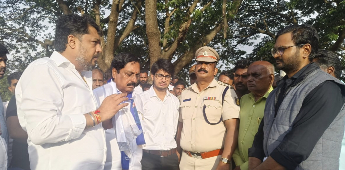 ಕೊಳ್ಳೇಗಾಲ ತಾಲ್ಲೂಕಿನ ಸತ್ತೇಗಾಲದ ರಾಷ್ಟ್ರೀಯ ಹೆದ್ದಾರಿ ಬೈಪಾಸ್ ರಸ್ತೆ ವೀಕ್ಷಿಸಿದ ಸಂಸದ ಸುನಿಲ್‌ ಬೋಸ್ ಅಧಿಕಾರಿಗಳೊಂದಿಗೆ ಚರ್ಚೆ ನಡೆಸಿದರು
