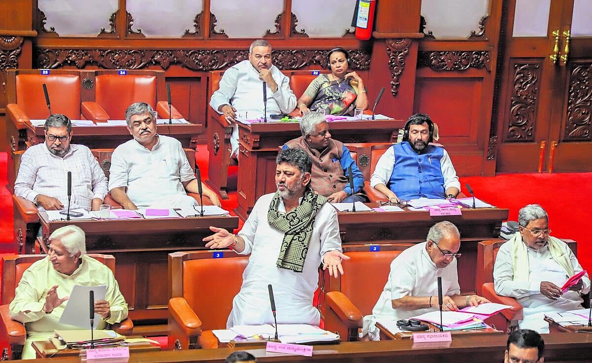 ಧರ್ಮಸ್ಥಳ ಮಂಜುನಾಥನ ಸನ್ನಿಧಿಗೆ ಕೈ ಇಟ್ಟರೆ ಕಷ್ಟ: ವಿರೋಧ ಪಕ್ಷಗಳಿಂದ ಟೀಕಾಪ್ರಹಾರ