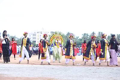 ಹೊಸಪೇಟೆಯಲ್ಲಿ 79ನೇ ಸ್ವಾತಂತ್ರ್ಯೋತ್ಸವ ಪ್ರಯುಕ್ತ ವಿದ್ಯಾರ್ಥಿಗಳು ನಡೆಸಿಕೊಟ್ಟ ಸಾಂಸ್ಕೃತಿಕ ಕಾರ್ಯಕ್ರಮಗಳು ಗಮನ ಸೆಳೆದವು.  