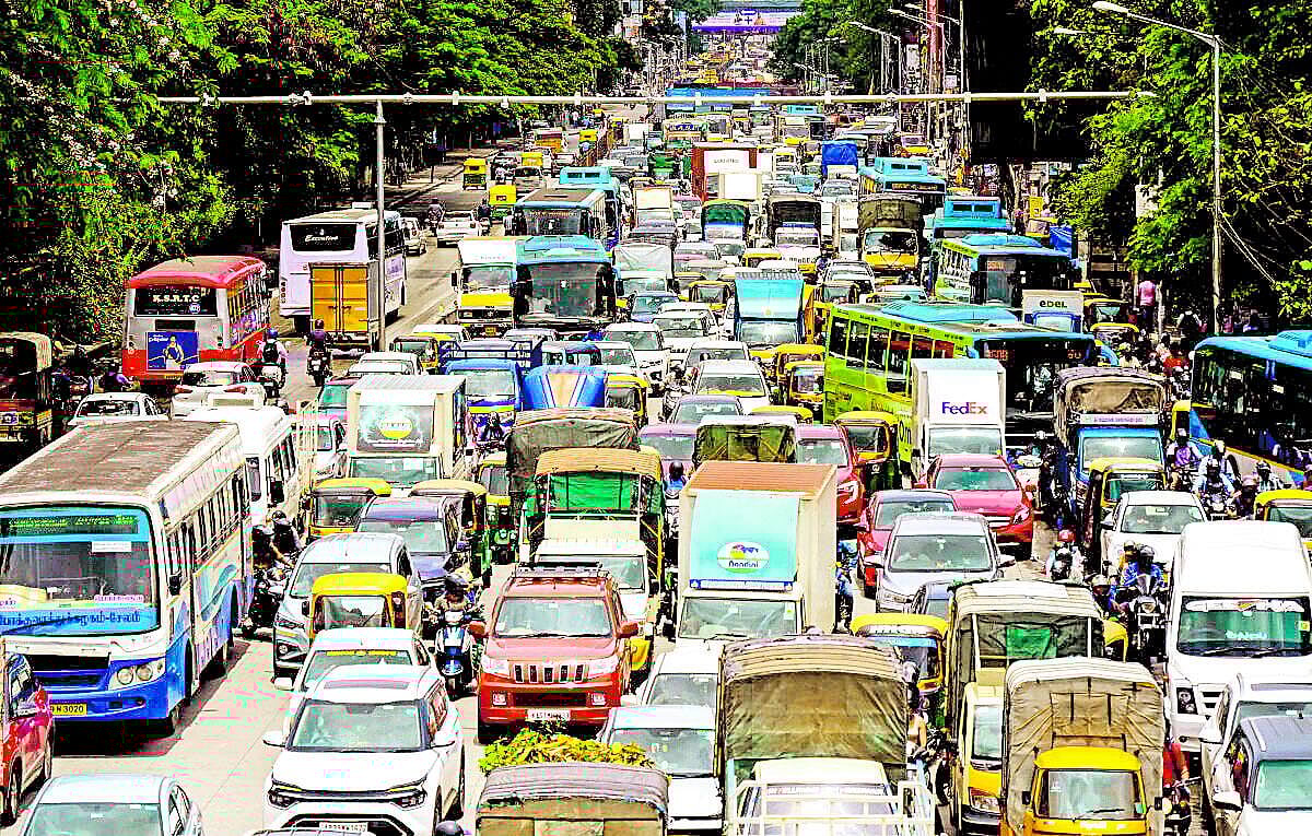 ಬೆಂಗಳೂರು | ಮತ್ತೆ ಕಾಡುತ್ತಿರುವ ಸಂಚಾರ ದಟ್ಟಣೆ: ವಾಹನ ಚಾಲಕರು ಹೈರಾಣು