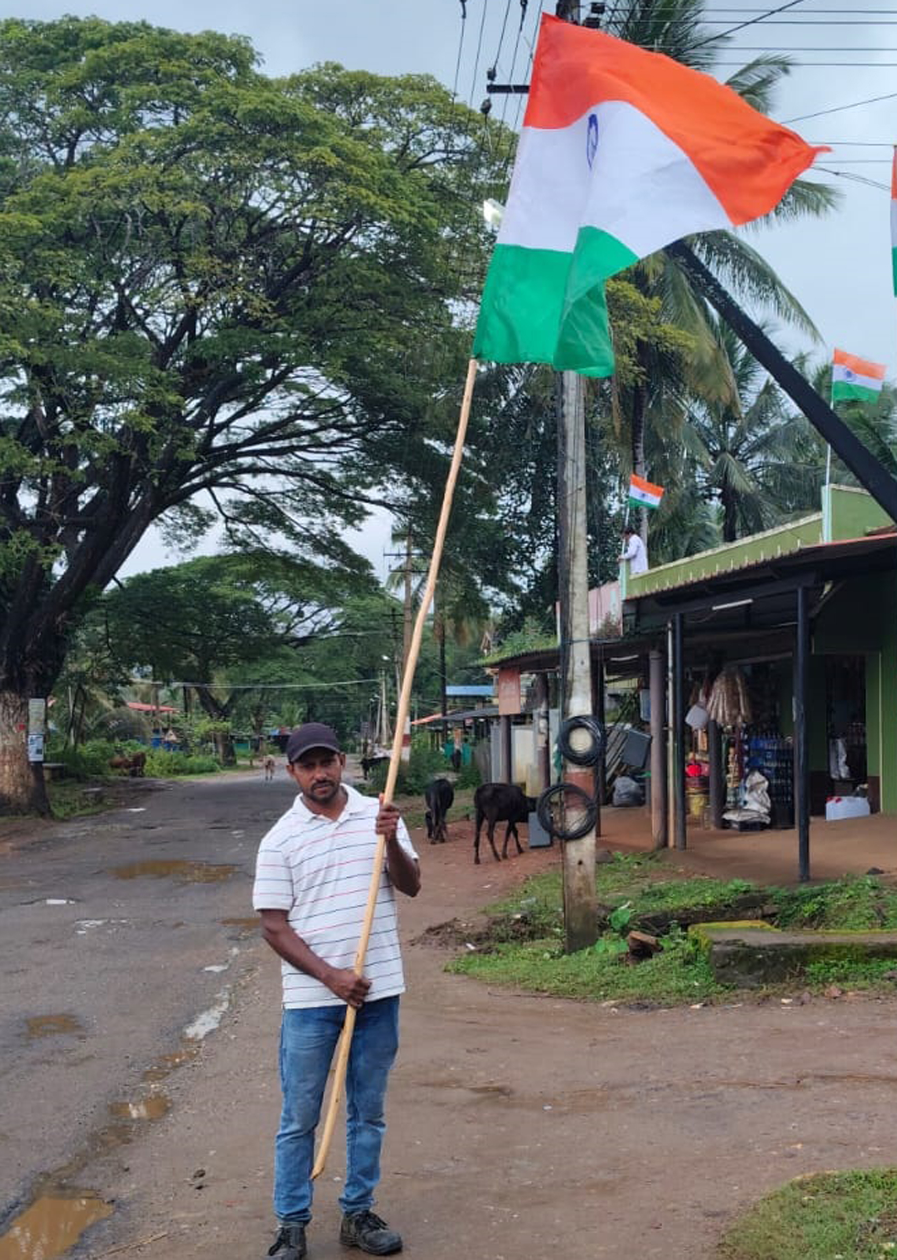 ಬಿಎಸ್‌ಎನ್‌ಎಲ್‌ ಟವರ್ ಮೇಲೆ ಧ್ವಜಾರೋಹಣ ಮಾಡುವ ಶೆಟ್ಟಿಕೊಪ್ಪದ ಜೋಯ್