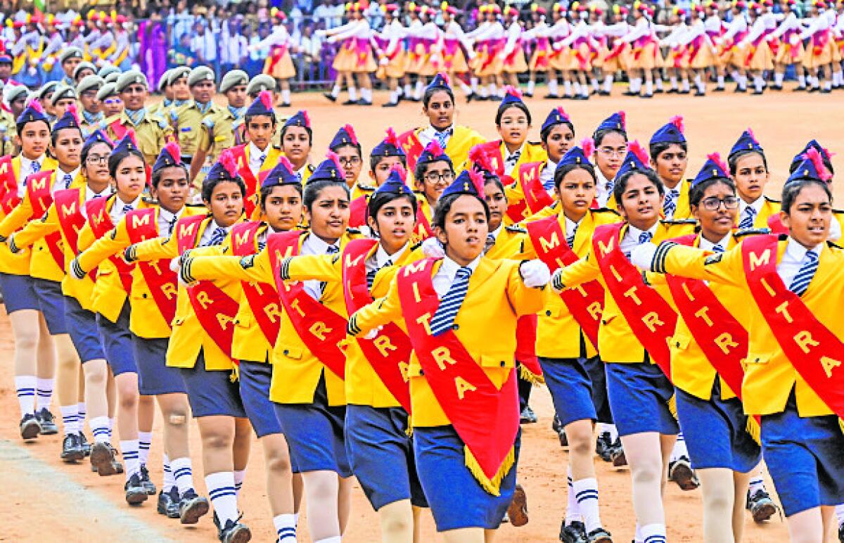 ಮಿತ್ರ ಅಕಾಡೆಮಿಯ ವಿದ್ಯಾರ್ಥಿಗಳಿಂದ ಆಕರ್ಷಕ ಪಥಸಂಚಲನ