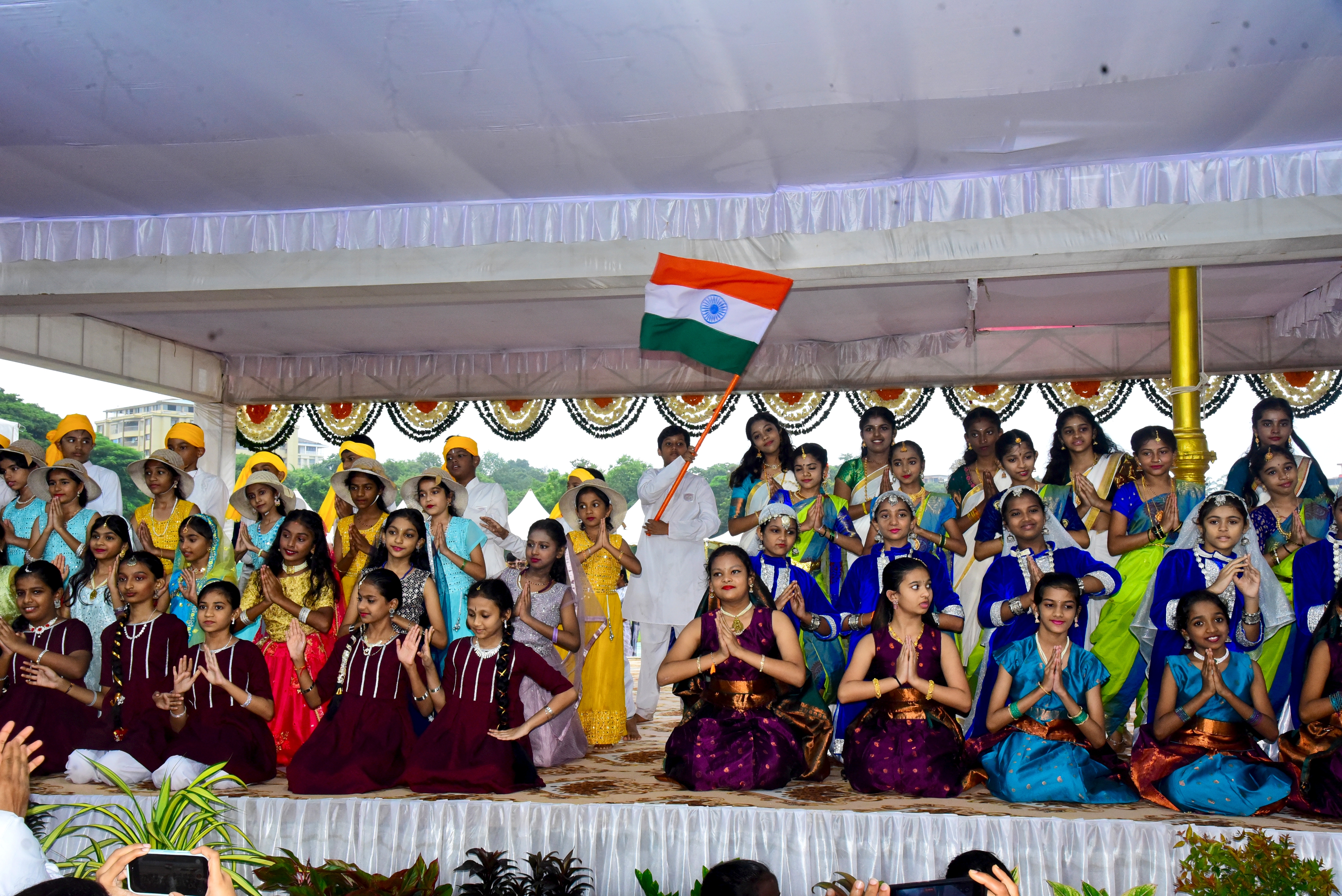 ವಿದ್ಯಾರ್ಥಿಗಳಿಂದ ಸಾಂಸ್ಕೃತಿಕ ಕಾರ್ಯಕ್ರಮ ಜರುಗಿತು