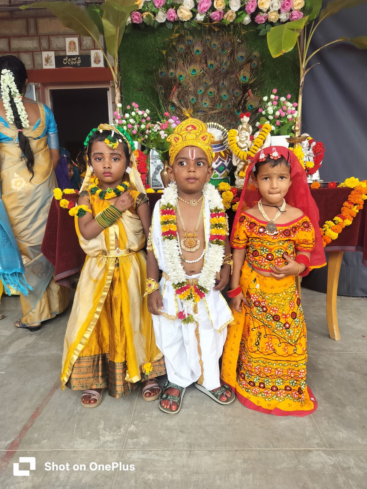 ದಾಬಸ್‌ಪೇಟೆಯ  ವಿವೇಕಾನಂದ ಶಾಲೆಯಲ್ಲಿ ಹಮ್ಮಿಕೊಂಡಿದ್ದ ಕೃಷ್ಣ ಜನ್ಮಾಷ್ಟಮಿ ಕಾರ್ಯಕ್ರಮದಲ್ಲಿ ಮಕ್ಕಳು ರಾಧಾ–ಕೃಷ್ಣ ವೇಷ ಧರಿಸಿ ಸಂಭ್ರಮಿಸಿದರು