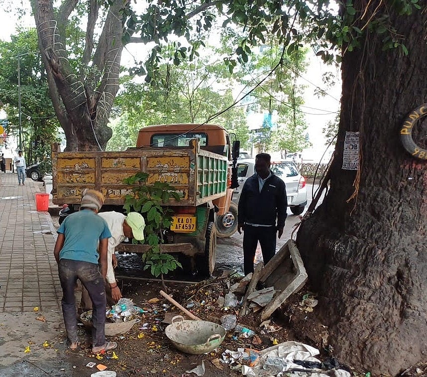 ಸ್ವಚ್ಛ ಬೆಂಗಳೂರಿಗೆ ಸಾಮೂಹಿಕಾ ಸ್ವಚ್ಛತಾ ಕಾರ್ಯ