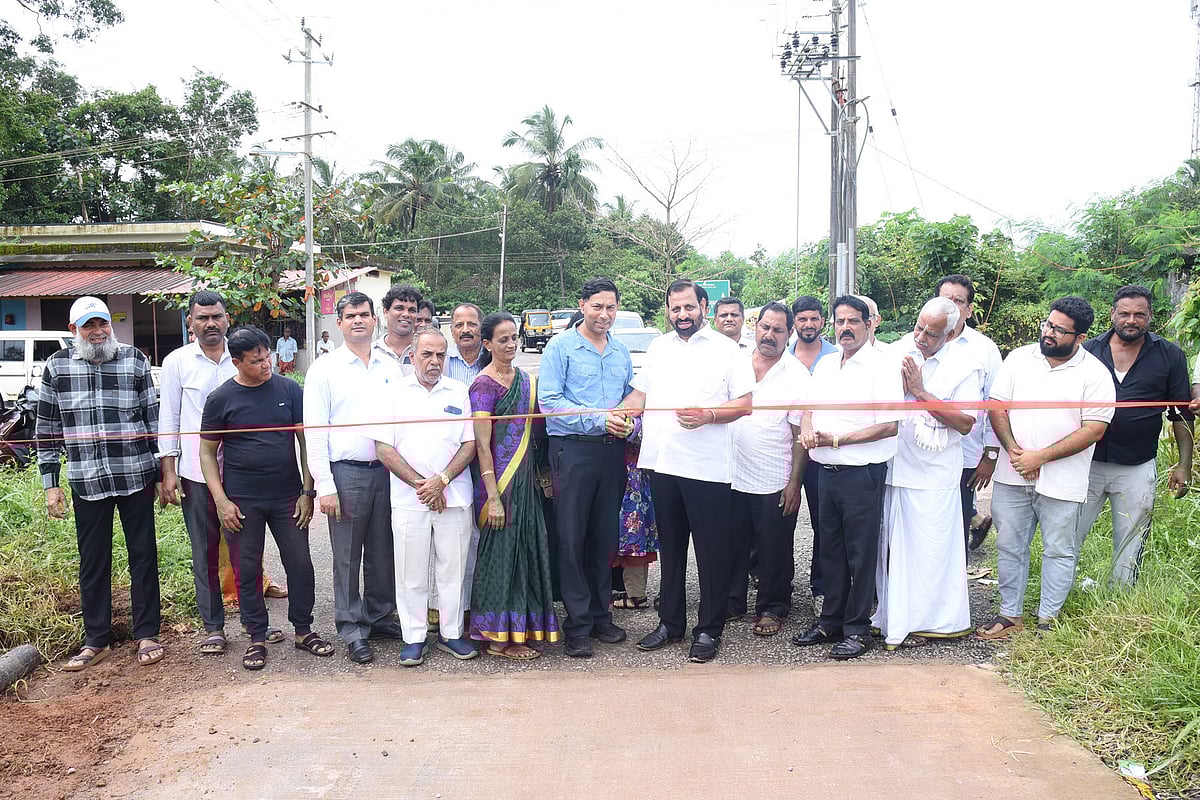 ಅದಾನಿ ಸಿಎಸ್‌ಆರ್ ನಿಧಿ: ಪಡುಬಿದ್ರಿ ರೈಲು ನಿಲ್ದಾಣ ರಸ್ತೆ ಕಾಮಗಾರಿ ಉದ್ಘಾಟನೆ