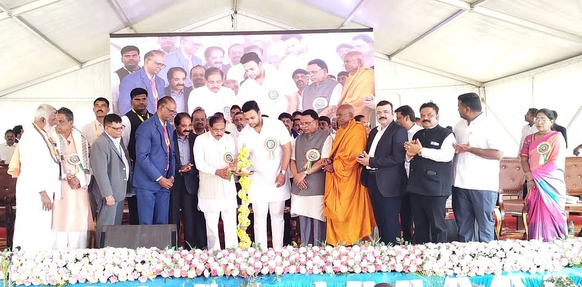 ಗುಂಡ್ಲುಪೇಟೆ | ಶಿಕ್ಷಣದಿಂದ ಮಾತ್ರ ಸಾಧನೆ ಸಾಧ್ಯ: ಡಾ. ಜಿ. ಪರಮೇಶ್ವರ 