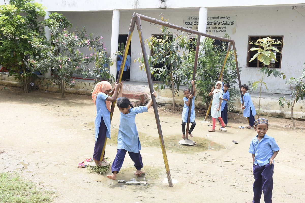 ಯಾದಗಿರಿ: 12 ಶಾಲೆಗಳಲ್ಲಿ ದಾಖಲಾತಿ ಶೂನ್ಯ!