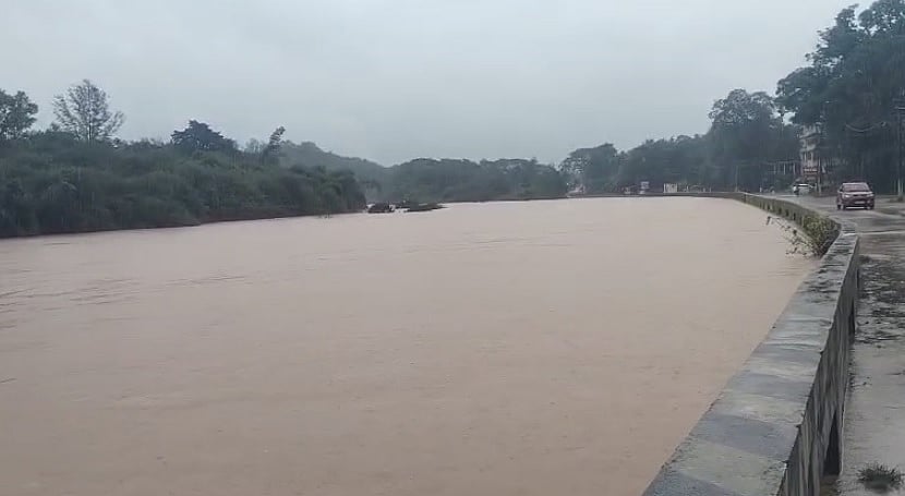 Karnataka Rains| ಕಾಫಿನಾಡಿನಲ್ಲಿ ಮಳೆ ಆರ್ಭಟ: ಉಕ್ಕಿ ಹರಿಯುತ್ತಿರುವ ತುಂಗಾ ನದಿ