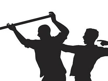 ಮಂಡ್ಯ | ಕಳ್ಳನೆಂದು ಭಾವಿಸಿ ವ್ಯಕ್ತಿಯ ಮೇಲೆ ಹಲ್ಲೆ